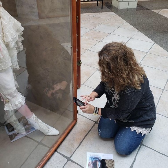 Meet your Posher, Mary - Picture 2 of 4